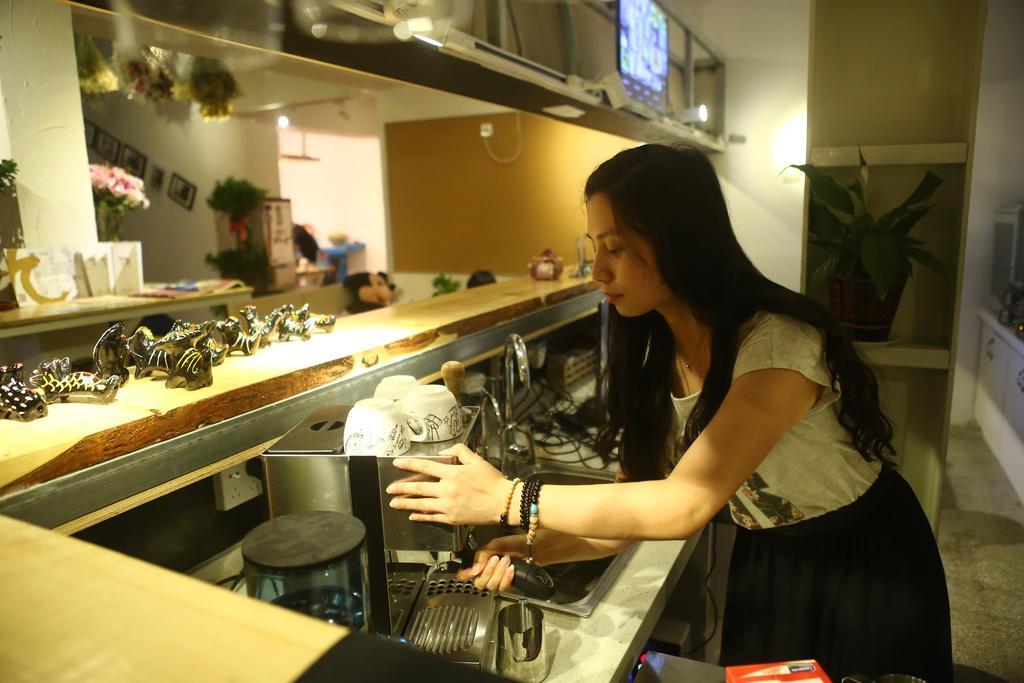 Luoyang Heartland International Youth Hostel Экстерьер фото
