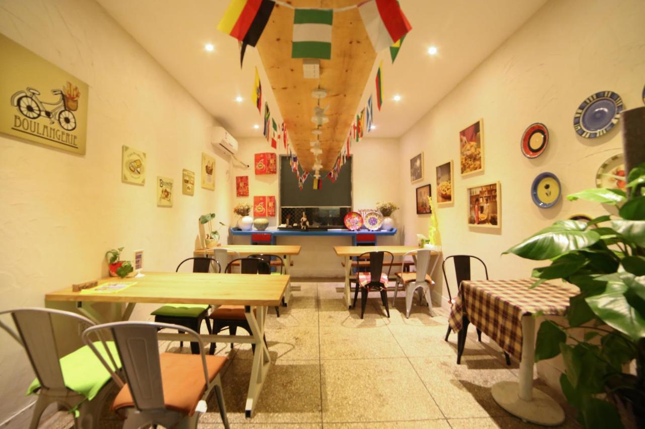 Luoyang Heartland International Youth Hostel Экстерьер фото